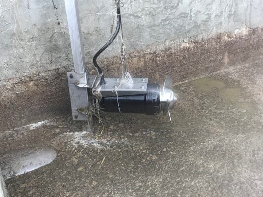 máy khuấy chìm tbm cho trang trại