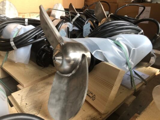 máy khuấy trộn chìm công suất lớn