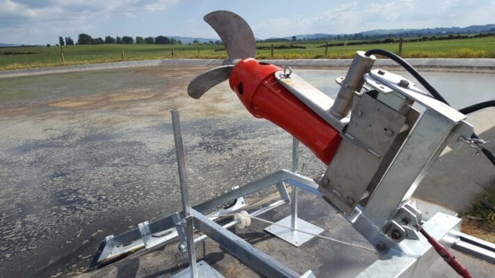 máy khuấy chìm SCM khuấy bể biogas