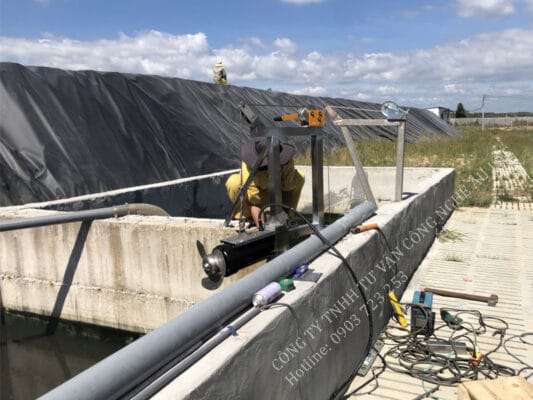 máy khuấy chìm bể phân heo