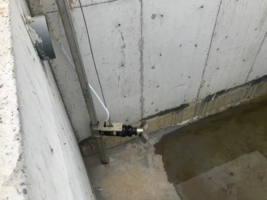 máy khuấy chìm chống lắng cặn ở bể phân heo